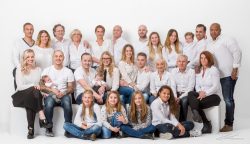 Familie Portret grote groep in studio-1