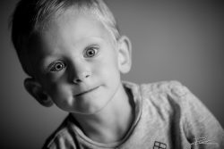 Familie Portret zoon zwartwit kind-2