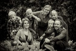 Familieportret familiefoto in bos-3