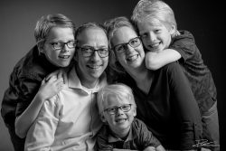 Particulier-familieportret Zwartwit in studio Rotterdam-1