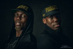 Portretten van twee voetbal broertjes door Fotograaf Rogier Bos