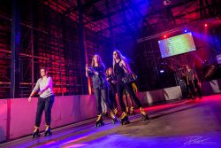 Roller disco op personeelsfeest in Van Nellefabriek
