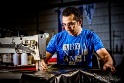 Productie-atelier-zeildoek-naaien