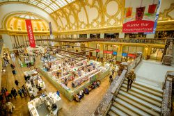 Shopping in de Stadsfeestzaal, Antwerpen