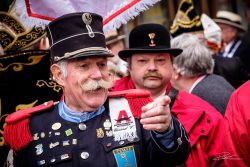 Redactioneel Optocht snorren