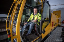 Bouw Fotograaf - portret van een kraan machinist