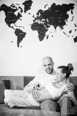 Maternity shoot for an expat couple in Rotterdam