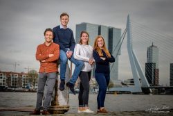 Portret voor Oma midden in Rotterdam