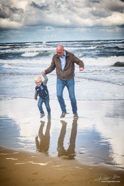 Familieportret op het strand bij Ter Heide