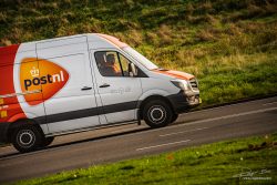 PostNL bestelbus onderweg