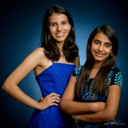 Familieportret in de studio in blauw-2