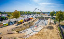 Drone fotografie van betonstort van een nieuwe tunnel