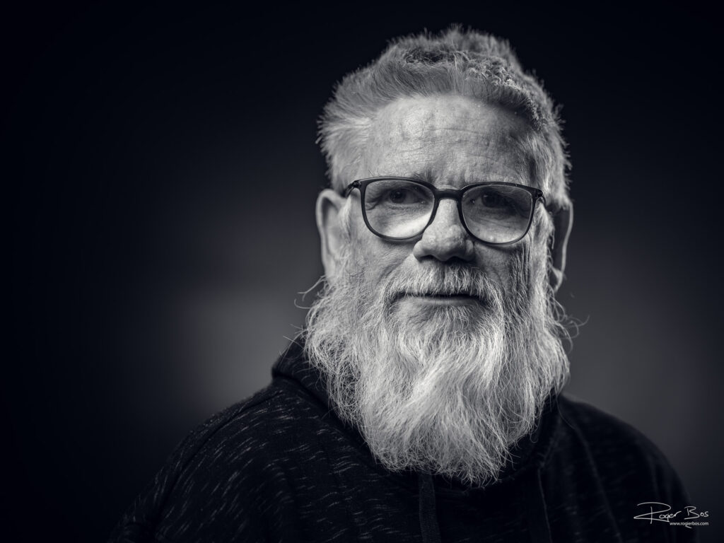 Als portretfotograaf weet ik precies hoe ik een goede foto van u maak voor LinkedIn, als cadeau, of bij een artikel.