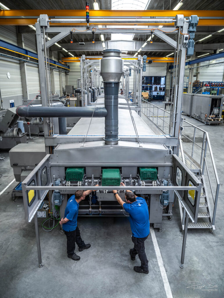 industriële reinigings- en handlingsysteem staat opgesteld in de productiehal van Numafa in Heinenoord.