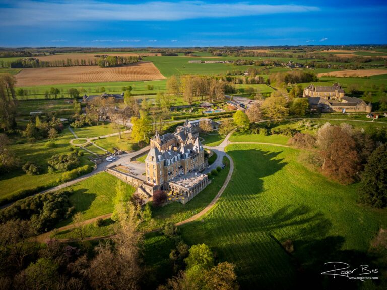 Drone fotografie van een landgoed in de Ardennen, België.