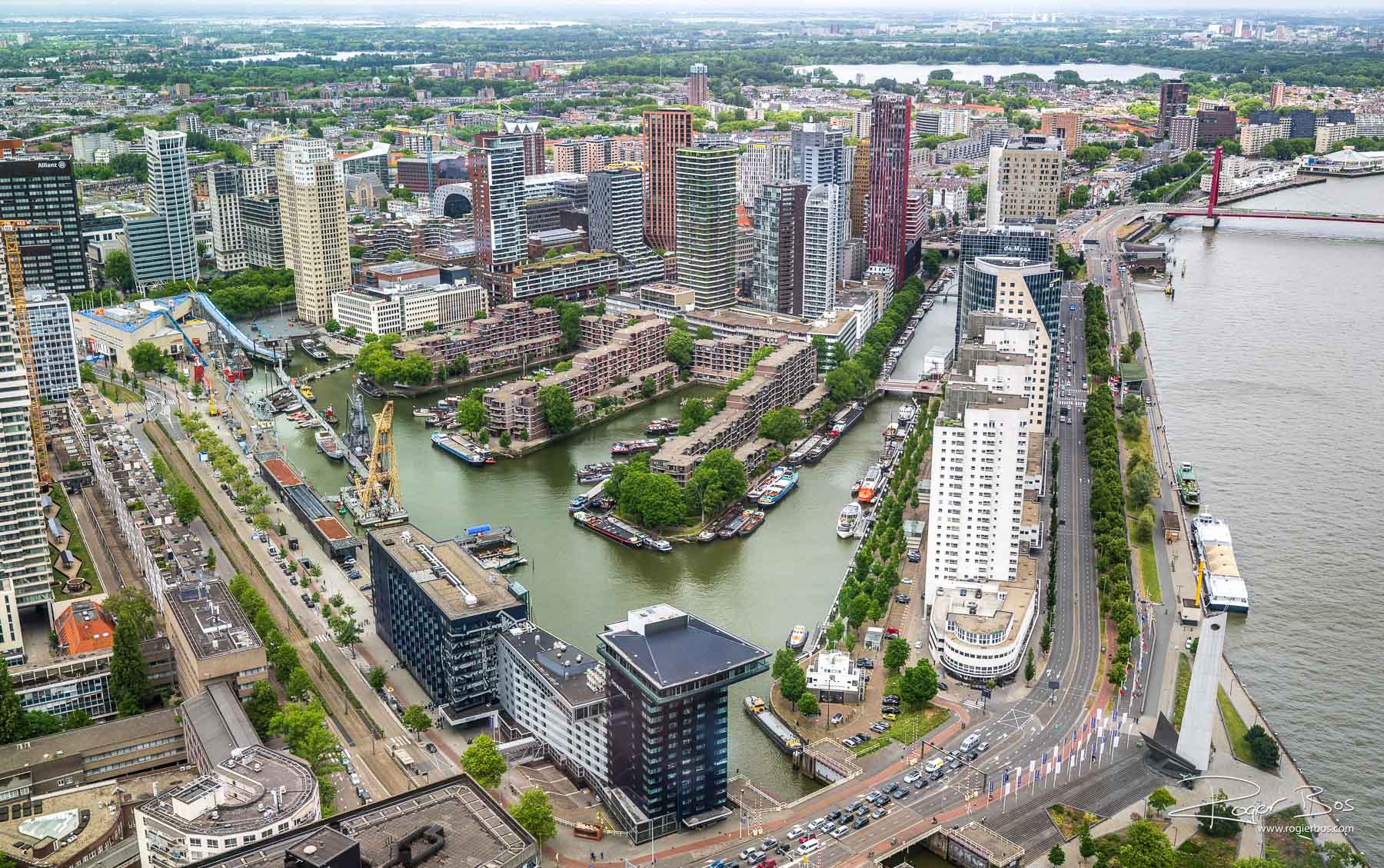 Rotterdam centrum luchtfotografie wijnhaven hoogbouw en maritiem museum